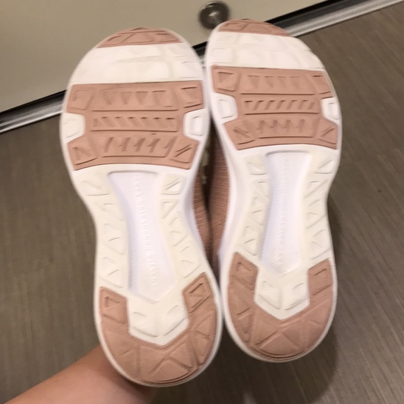 APL Techloom breeze running shoes light pink color size 8 - Picture 11 of 11